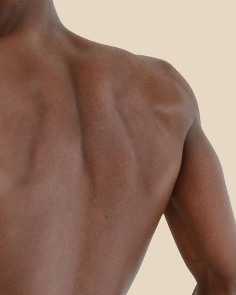 L’épilation définitive du dos pour les hommes au centre ATHENA AESTHE à Cuers proche de Hyères dans le Var.